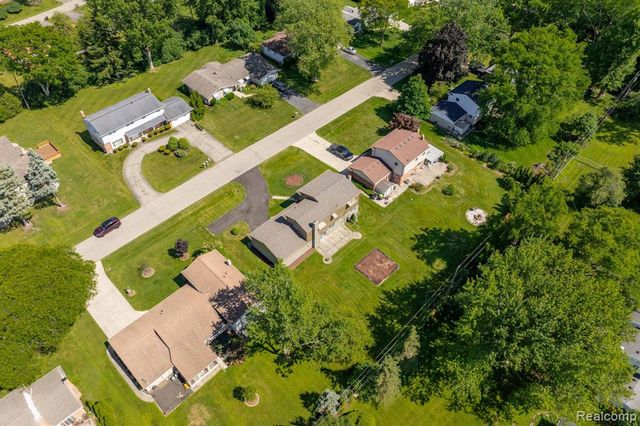 6780 Lee Crest Drive, West Bloomfield, MI 48322