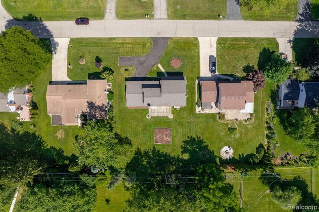6780 Lee Crest Drive, West Bloomfield, MI 48322