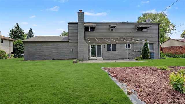 6780 Lee Crest Drive, West Bloomfield, MI 48322