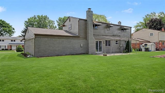 6780 Lee Crest Drive, West Bloomfield, MI 48322