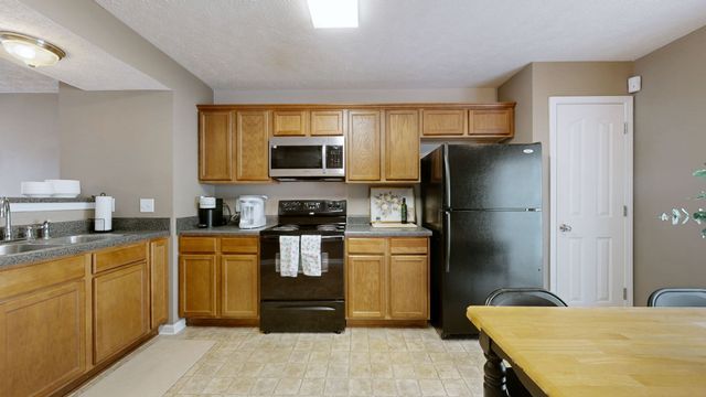1313 Amsterdam Ct, Murfreesboro, TN 37130