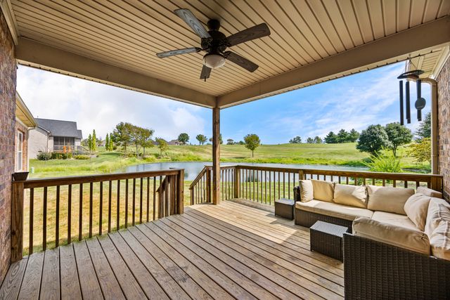 121 Sunningdale Drive, Georgetown, KY 40324