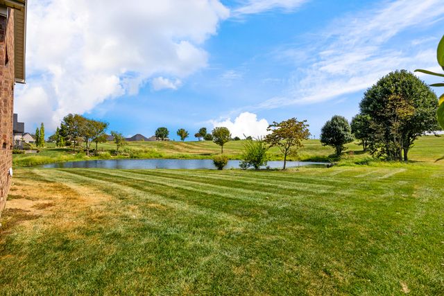 121 Sunningdale Drive, Georgetown, KY 40324