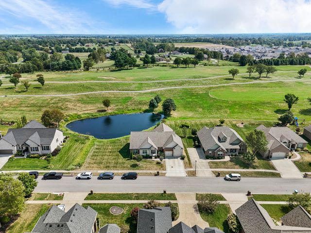 121 Sunningdale Drive, Georgetown, KY 40324