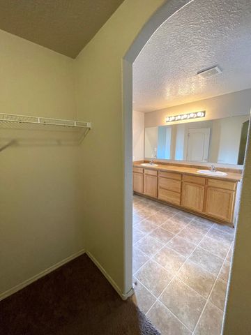 10608 BUCK ISLAND Road SW, Albuquerque, NM 87121