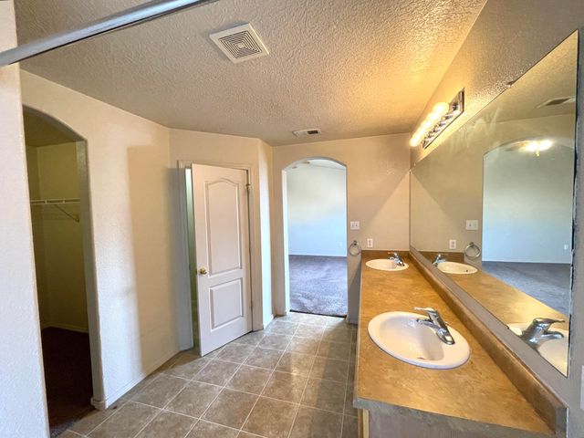 10608 BUCK ISLAND Road SW, Albuquerque, NM 87121