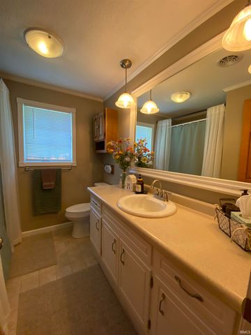 8716 Multirose Lane, Leo, IN 46765