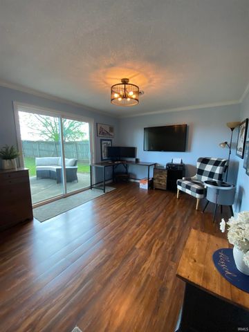 8716 Multirose Lane, Leo, IN 46765