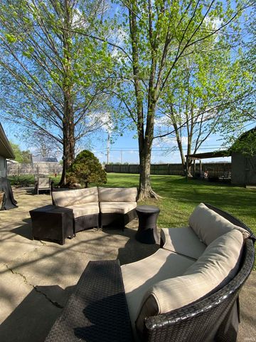 8716 Multirose Lane, Leo, IN 46765