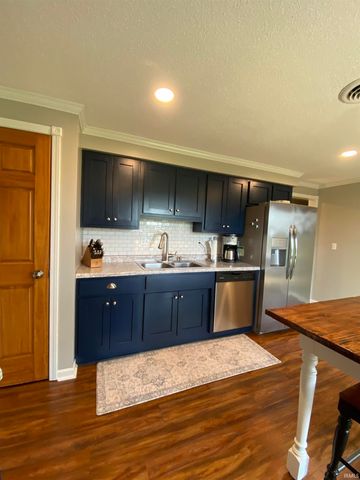 8716 Multirose Lane, Leo, IN 46765