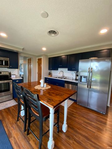 8716 Multirose Lane, Leo, IN 46765