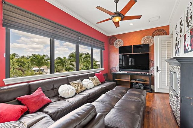 1435 Osprey AVE, Naples, FL 34102