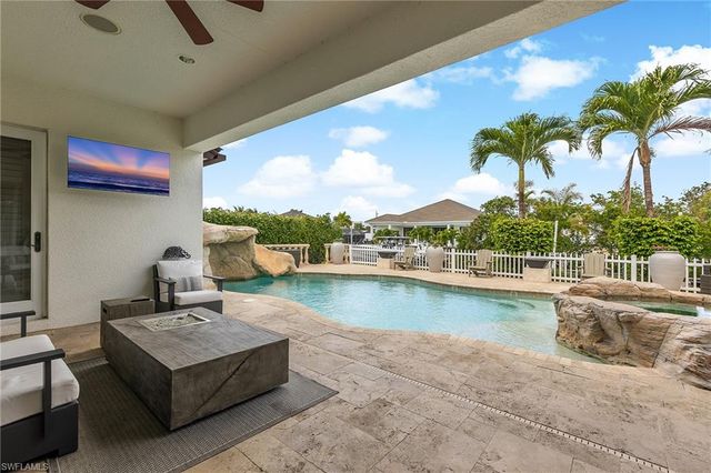 1435 Osprey AVE, Naples, FL 34102