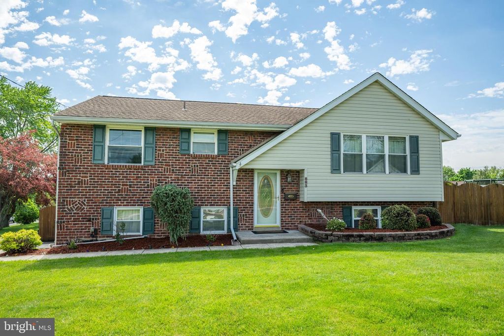 883 MUSTANG RD, Warrington, PA 18976