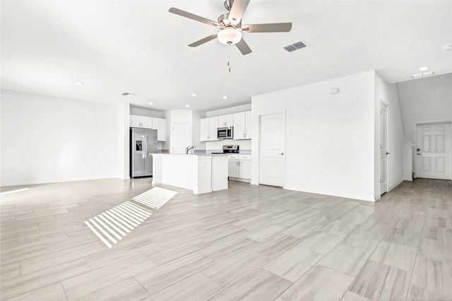 11672 RADIANT SHORE LOOP, San Antonio, FL 33576