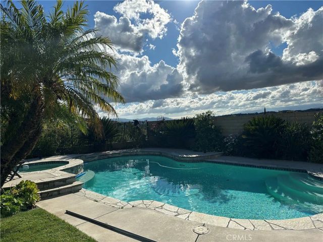 20122 Gina Court, Saugus, CA 91350
