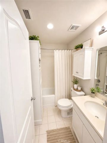 20122 Gina Court, Saugus, CA 91350