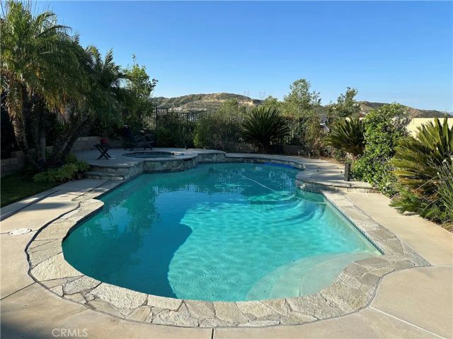 20122 Gina Court, Saugus, CA 91350