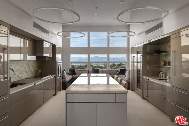 15210 Antelo Place, Los Angeles, CA 90077