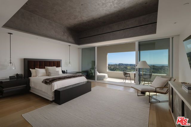 15210 Antelo Place, Los Angeles, CA 90077