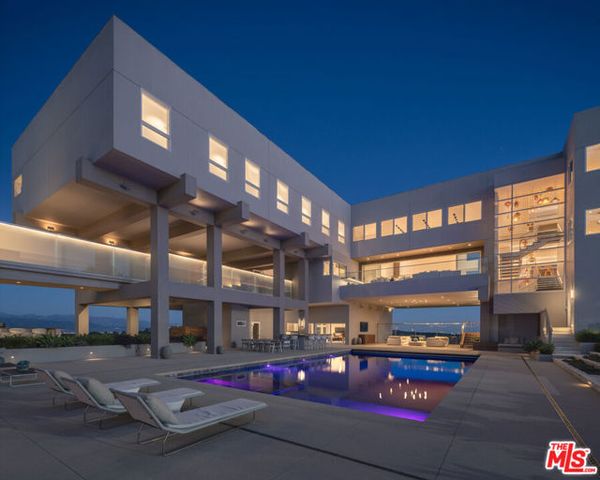 15210 Antelo Place, Los Angeles, CA 90077