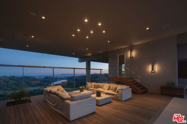 15210 Antelo Place, Los Angeles, CA 90077