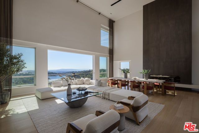 15210 Antelo Place, Los Angeles, CA 90077