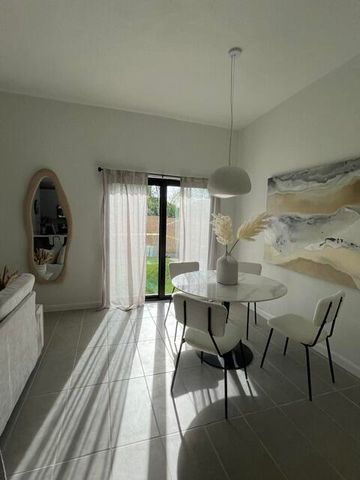 2526 Pierce Street 4, Hollywood, FL 33020