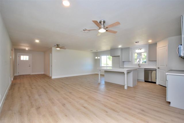 316 N Penn, Flatonia, TX 78941
