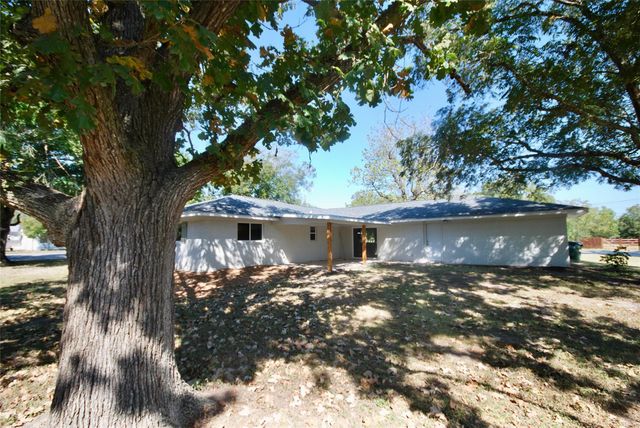 316 N Penn, Flatonia, TX 78941
