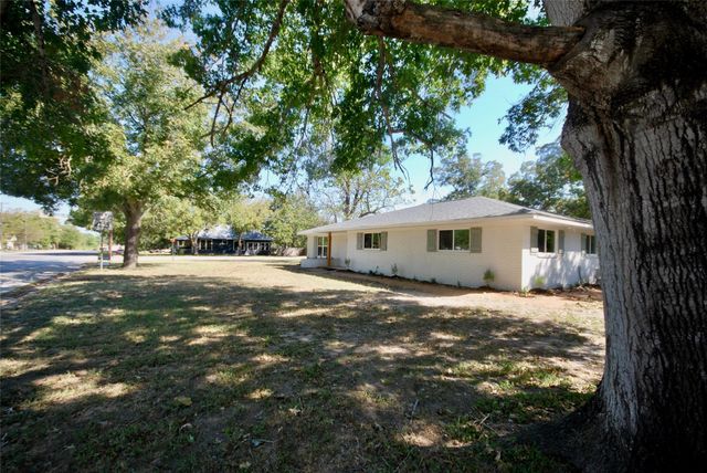 316 N Penn, Flatonia, TX 78941