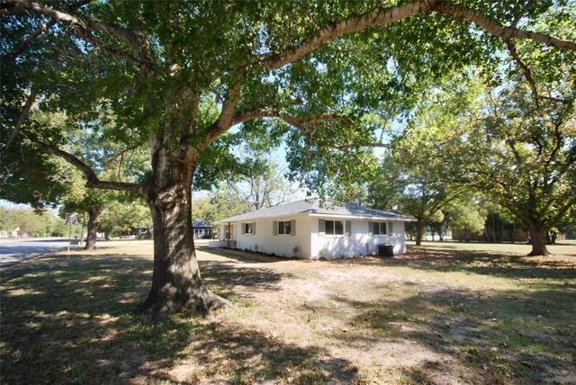 316 N Penn, Flatonia, TX 78941