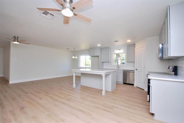316 N Penn, Flatonia, TX 78941