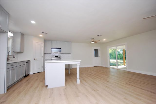 316 N Penn, Flatonia, TX 78941