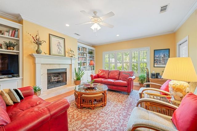 211 McIntosh Ave, St Simons Island, GA 31522