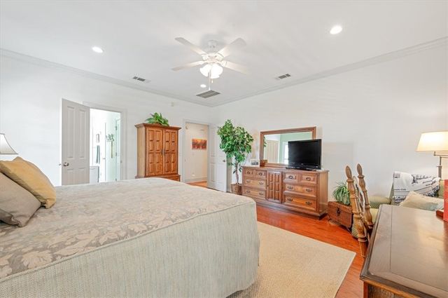 211 McIntosh Ave, St Simons Island, GA 31522