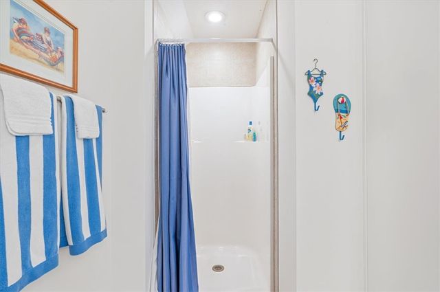 211 McIntosh Ave, St Simons Island, GA 31522