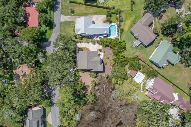 211 McIntosh Ave, St Simons Island, GA 31522