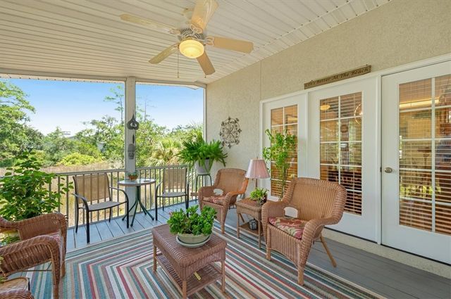 211 McIntosh Ave, St Simons Island, GA 31522