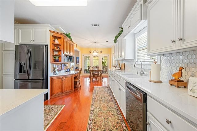 211 McIntosh Ave, St Simons Island, GA 31522