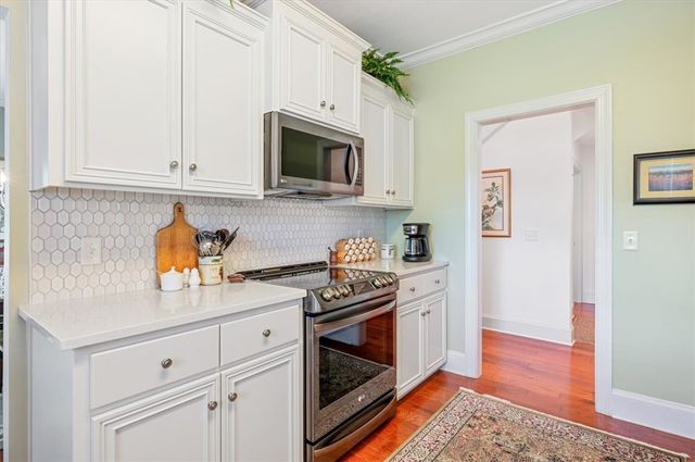 211 McIntosh Ave, St Simons Island, GA 31522