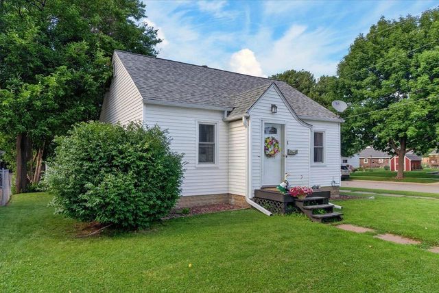 1557 Forest Avenue, Waterloo, IA 50702