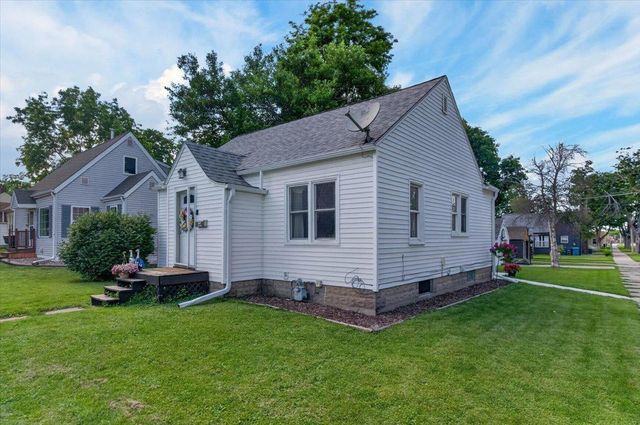 1557 Forest Avenue, Waterloo, IA 50702
