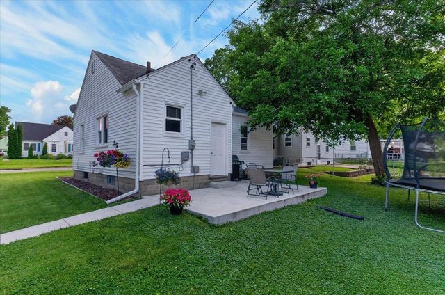 1557 Forest Avenue, Waterloo, IA 50702