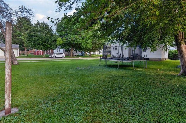 1557 Forest Avenue, Waterloo, IA 50702