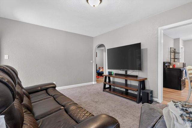 1557 Forest Avenue, Waterloo, IA 50702