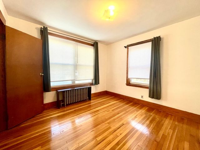 27 South Crescent Circuit A, Boston, MA 02135