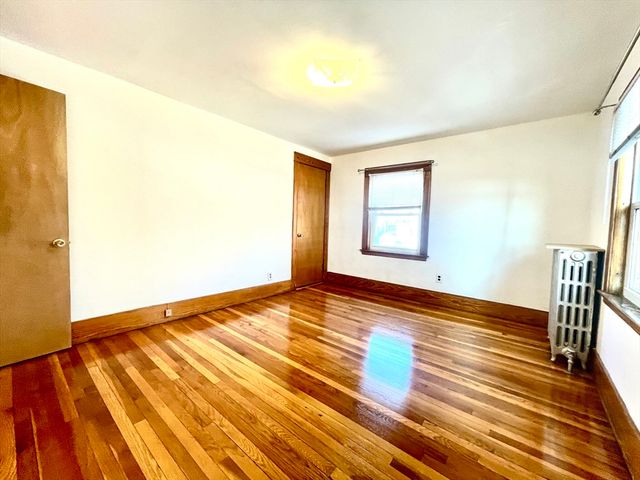 27 South Crescent Circuit A, Boston, MA 02135