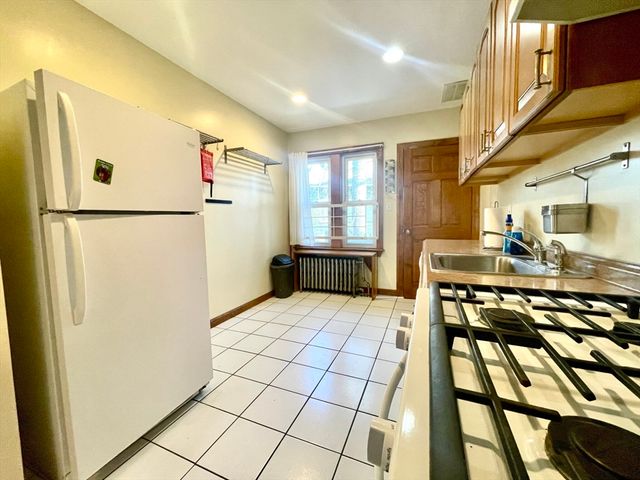 27 South Crescent Circuit A, Boston, MA 02135