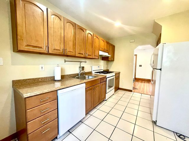 27 South Crescent Circuit A, Boston, MA 02135